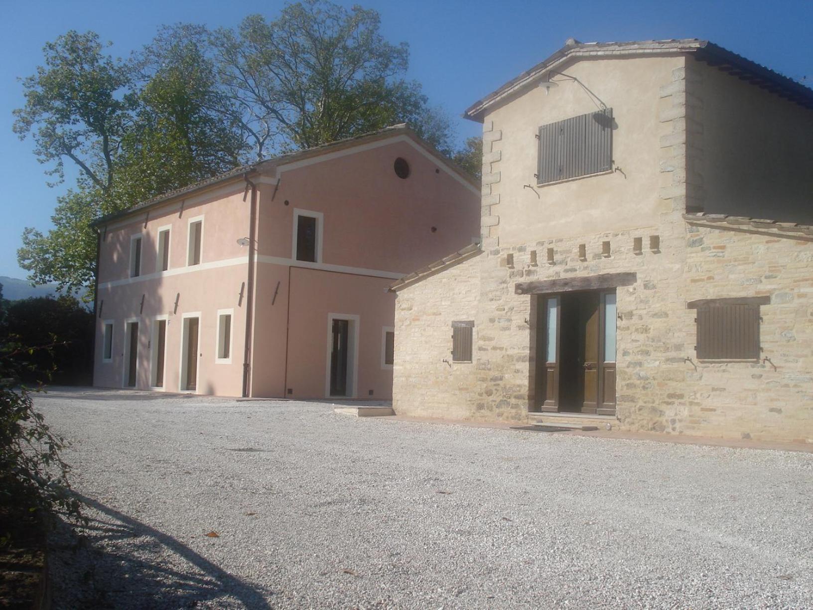 Bed and Breakfast Dimora Di Collio San Severino Marche Exterior foto